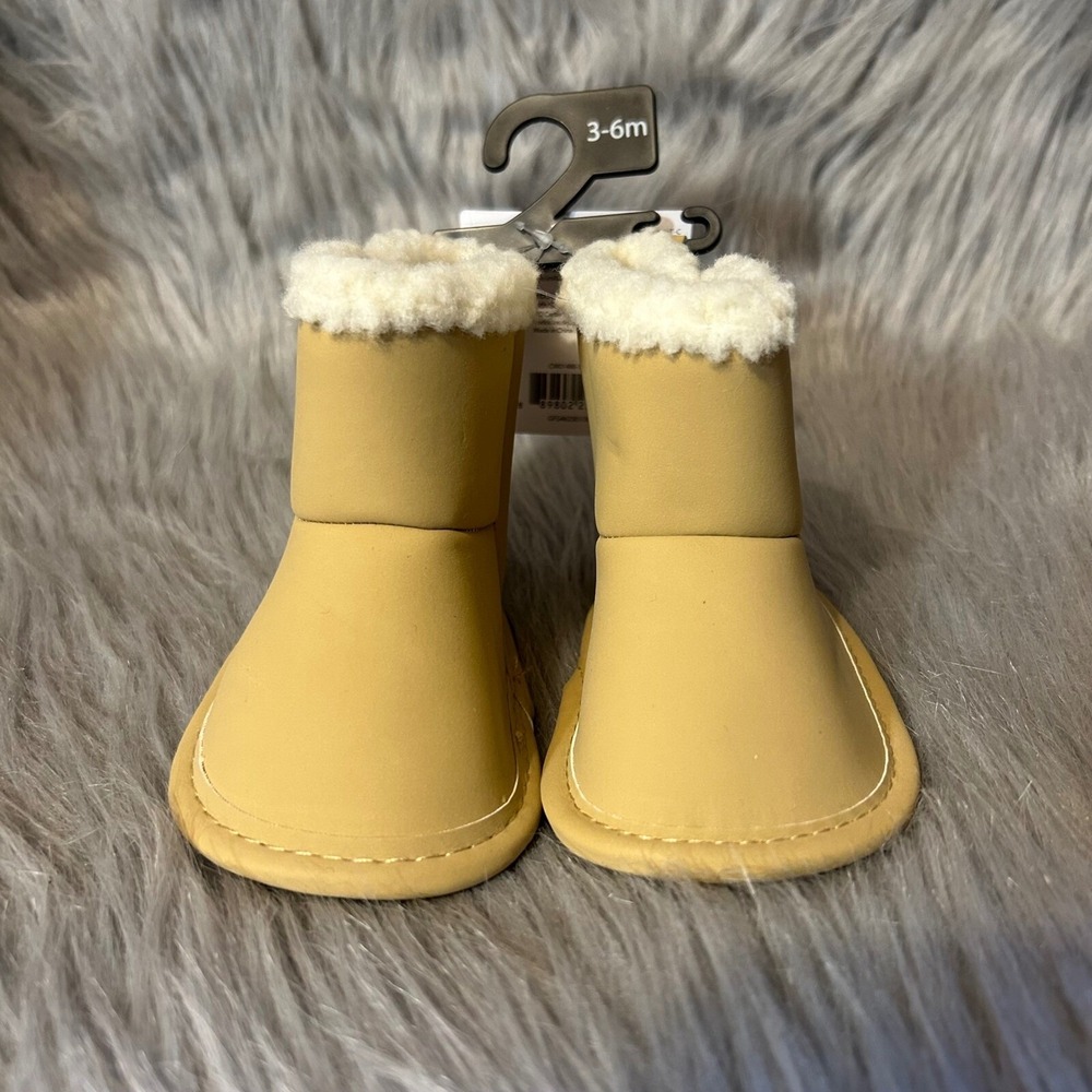 Carter's Child Of Mine Crib Shoes Baby's Size 3-6 Months Beige Boots Booties